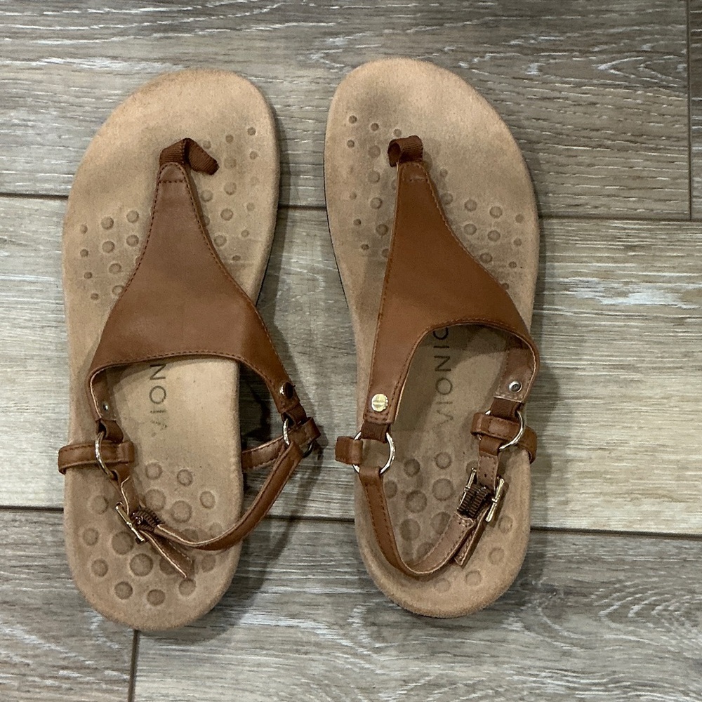 Vionic Women's Tan Leather Sandals